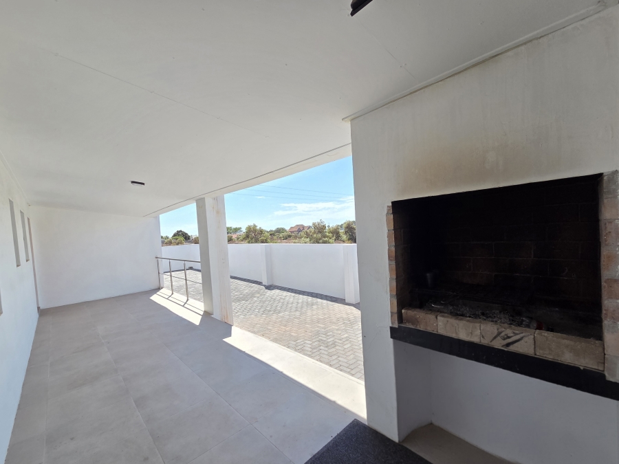 4 Bedroom Property for Sale in Harbour Lights Western Cape